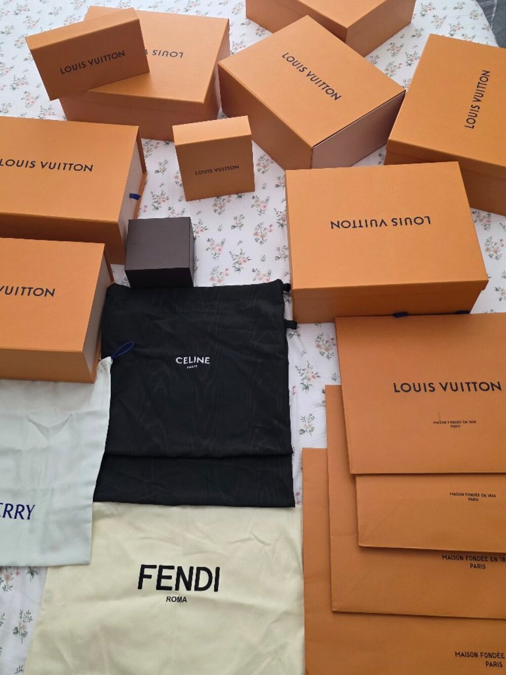Empty Boxes Authentic, LOUIS VUITTON, Fendi